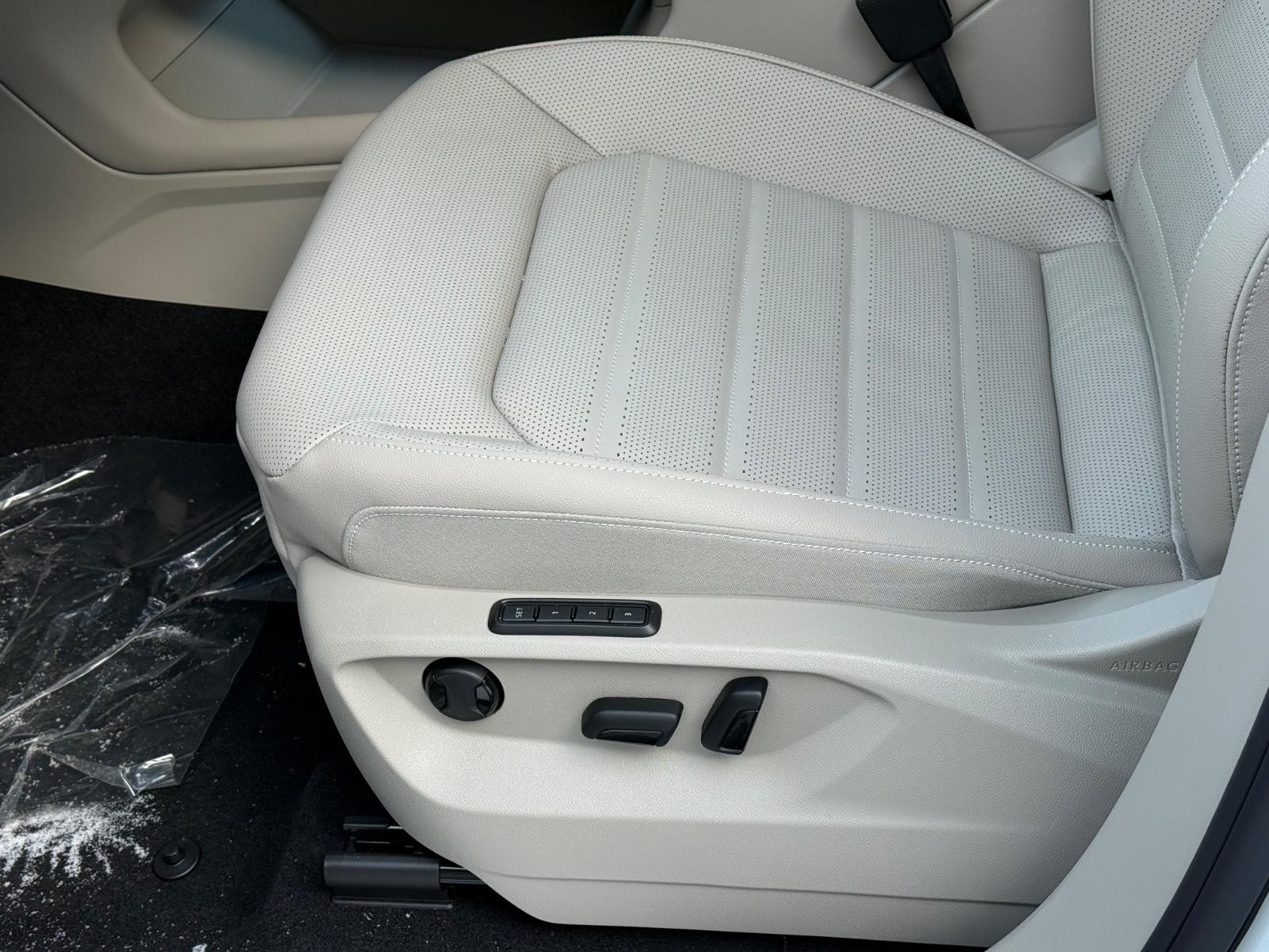 Volkswagen Atlas Vehicle Image 17