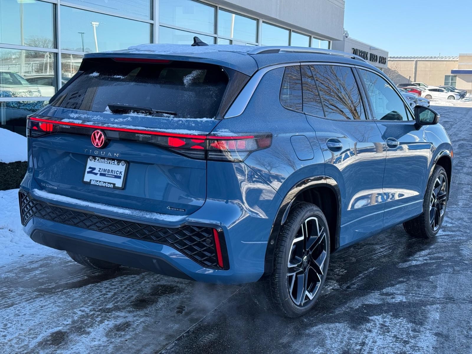 Volkswagen Tiguan Vehicle Image 03