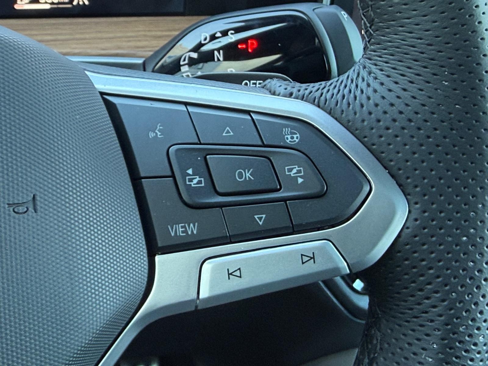 Volkswagen Tiguan Vehicle Image 11