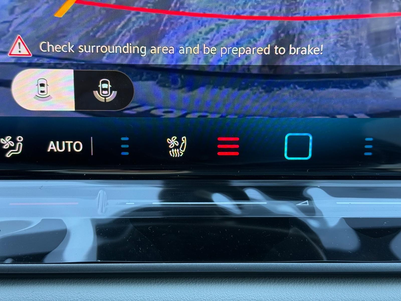 Volkswagen Tiguan Vehicle Image 14