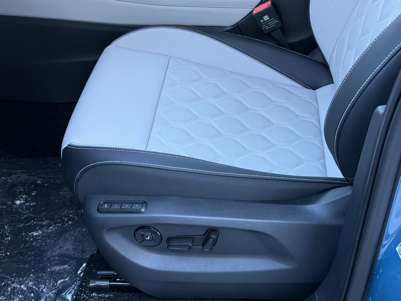 Volkswagen Tiguan Vehicle Image 16