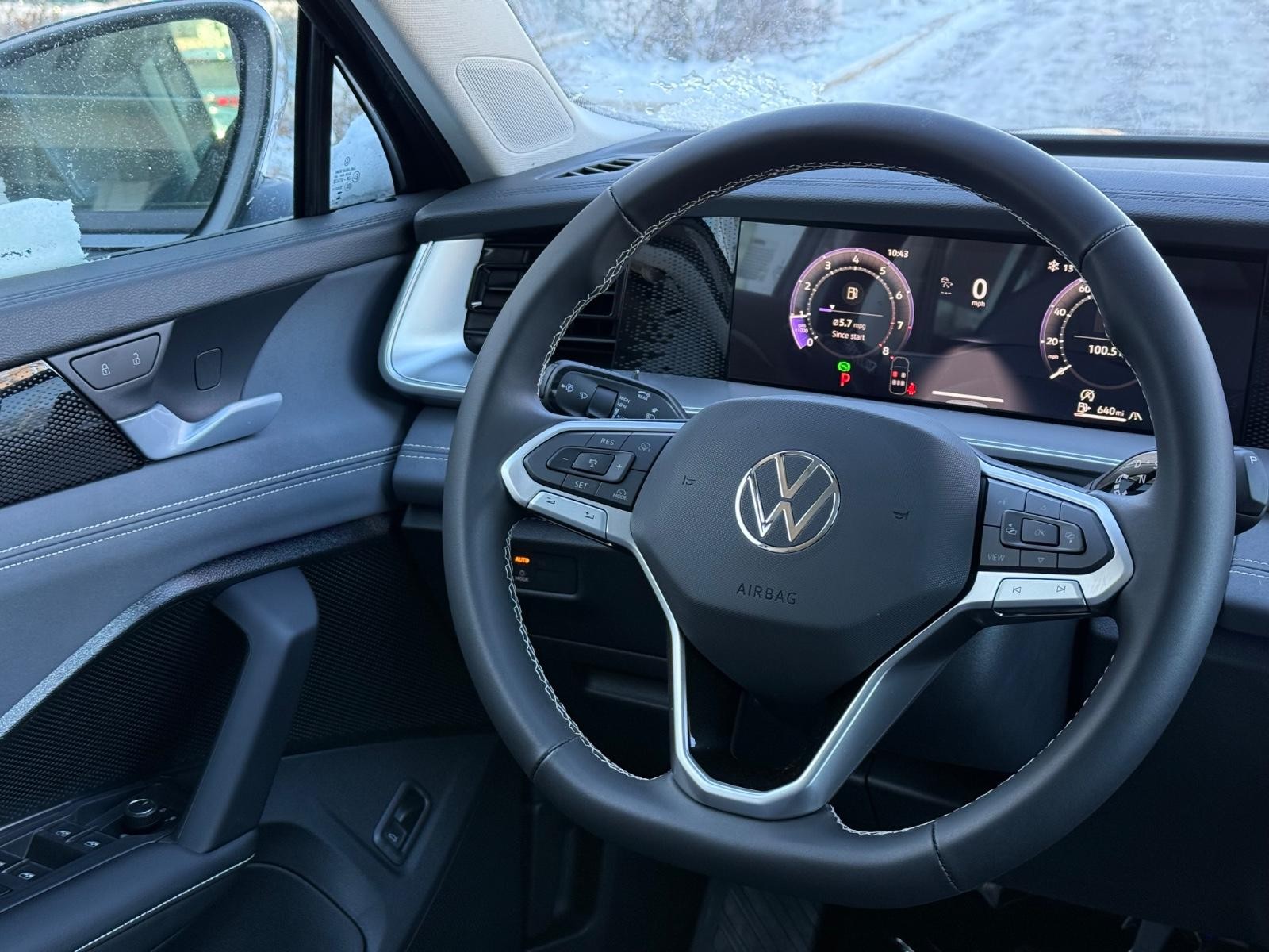 Volkswagen Tiguan Vehicle Image 08