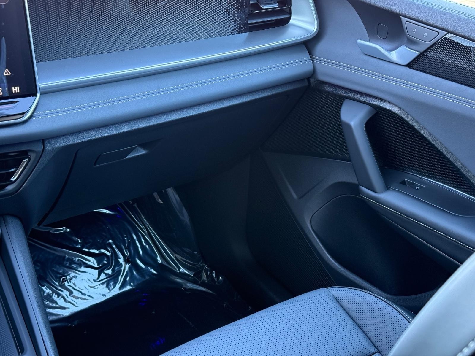 Volkswagen Tiguan Vehicle Image 09