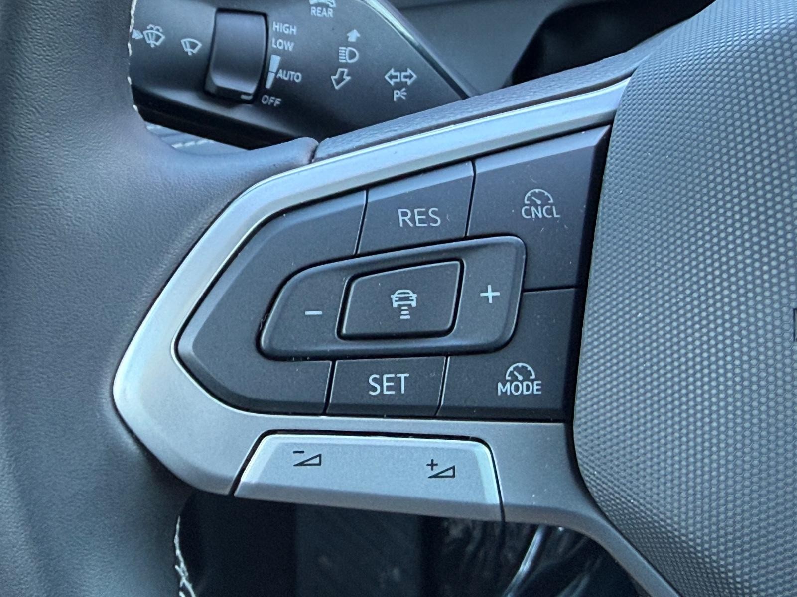 Volkswagen Tiguan Vehicle Image 10