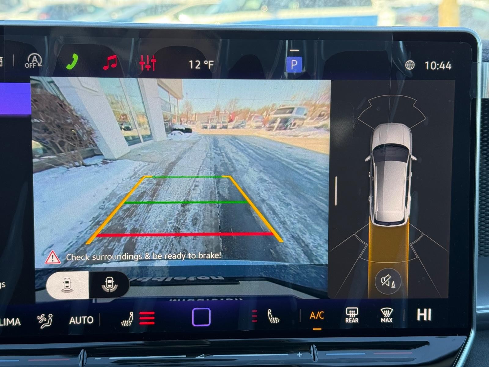 Volkswagen Tiguan Vehicle Image 13