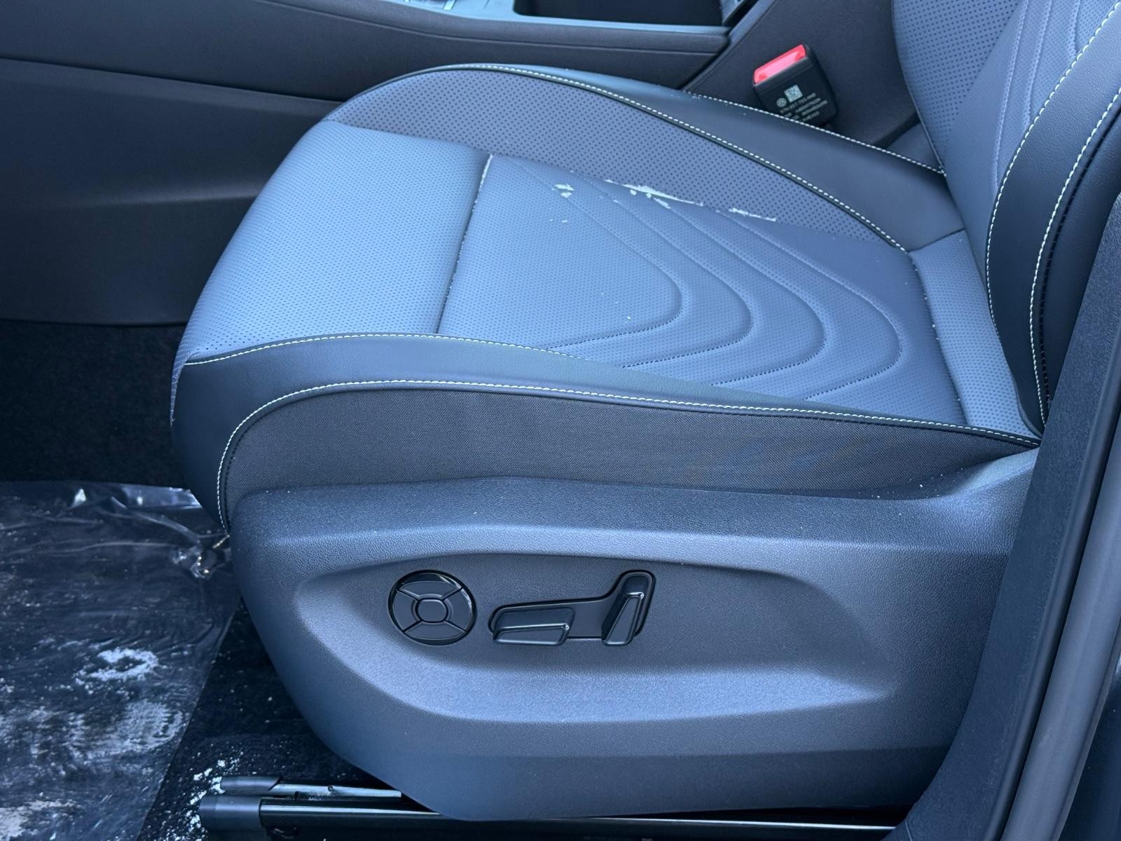 Volkswagen Tiguan Vehicle Image 16