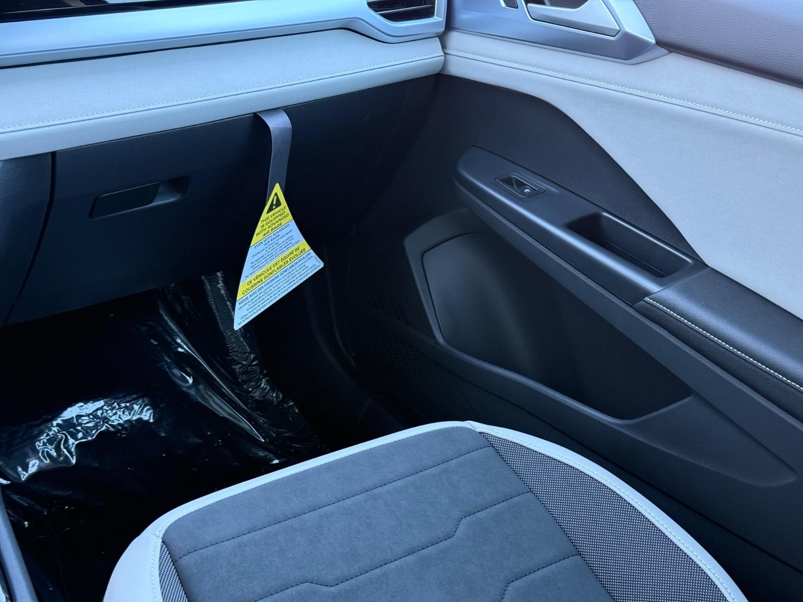 Volkswagen Taos Vehicle Image 10