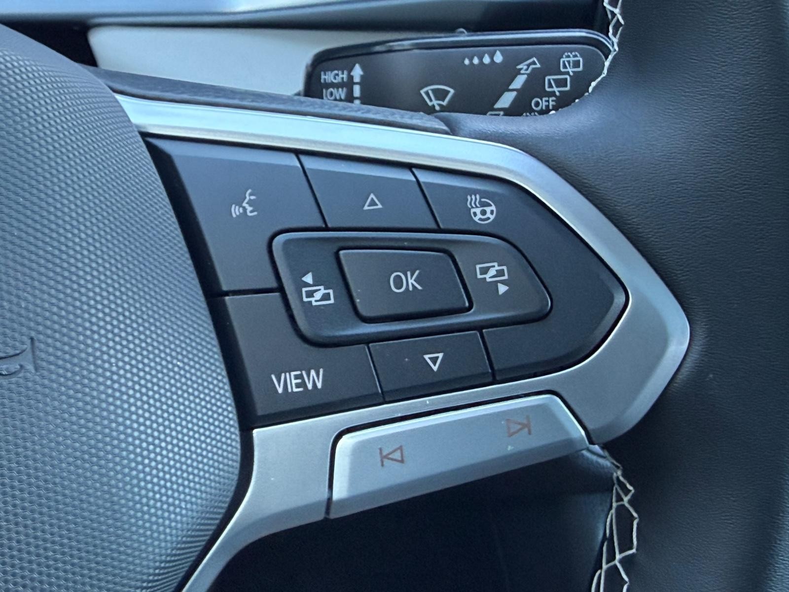 Volkswagen Taos Vehicle Image 12