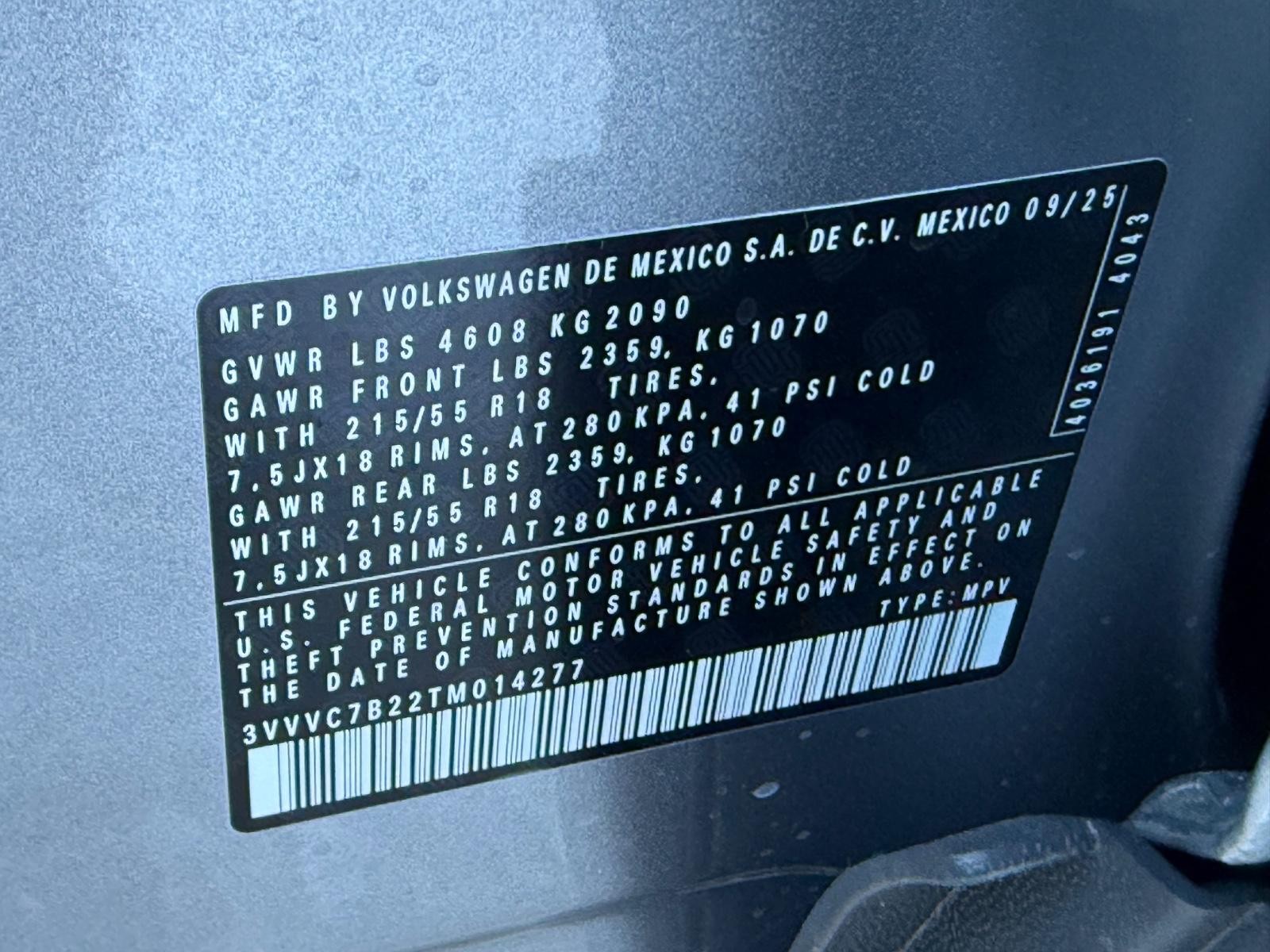 Volkswagen Taos Vehicle Image 17