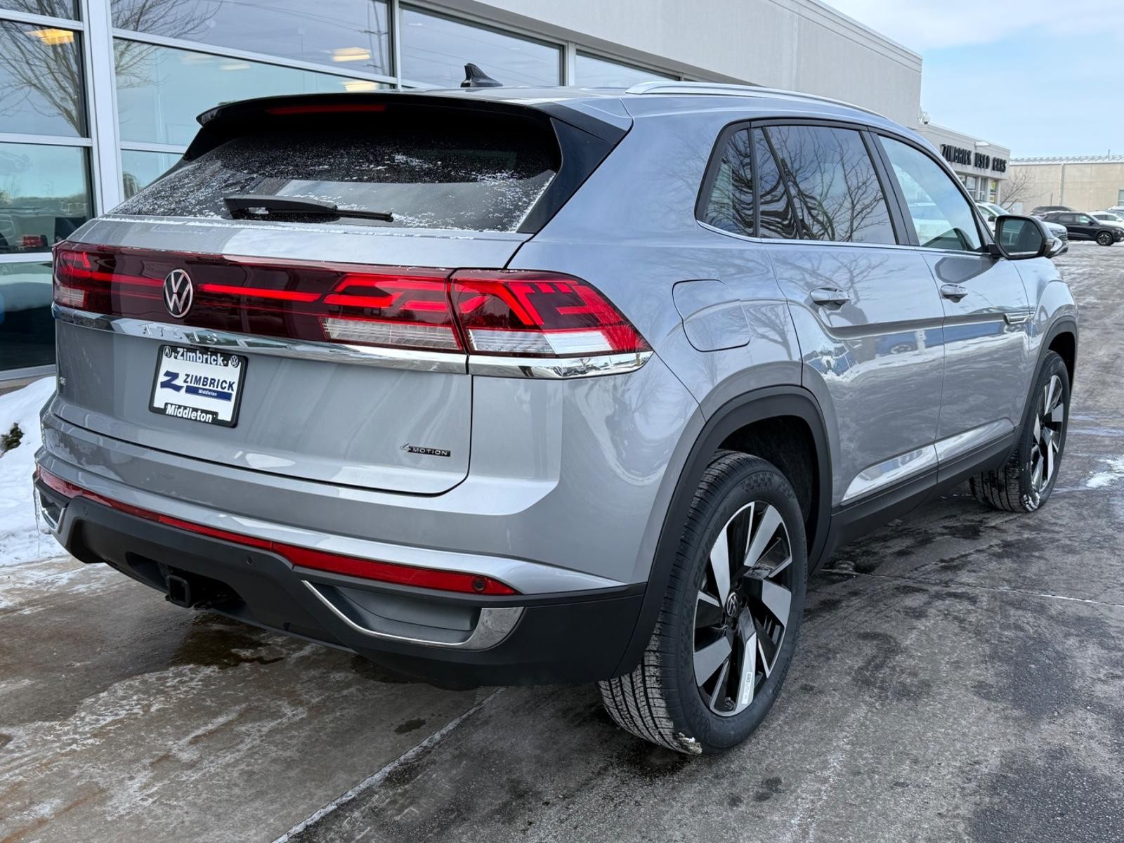 Volkswagen Atlas Cross Sport Vehicle Image 03