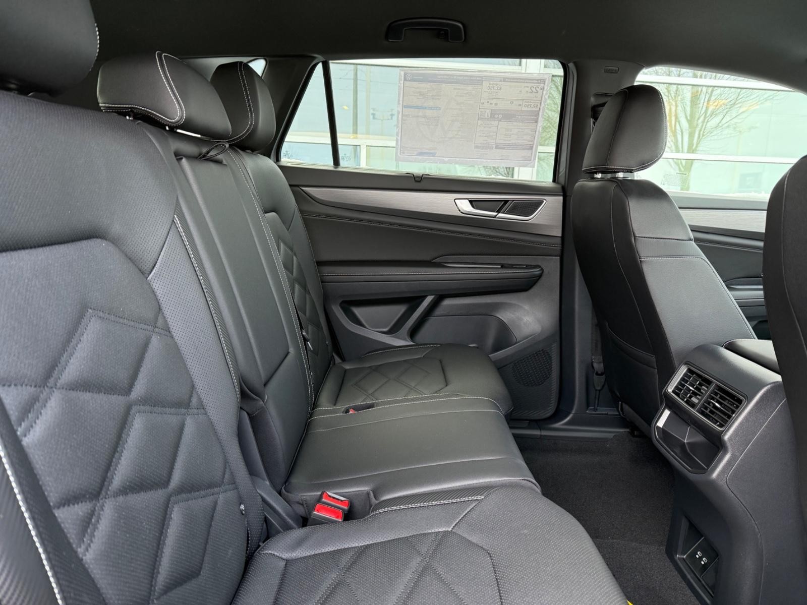 Volkswagen Atlas Cross Sport Vehicle Image 05