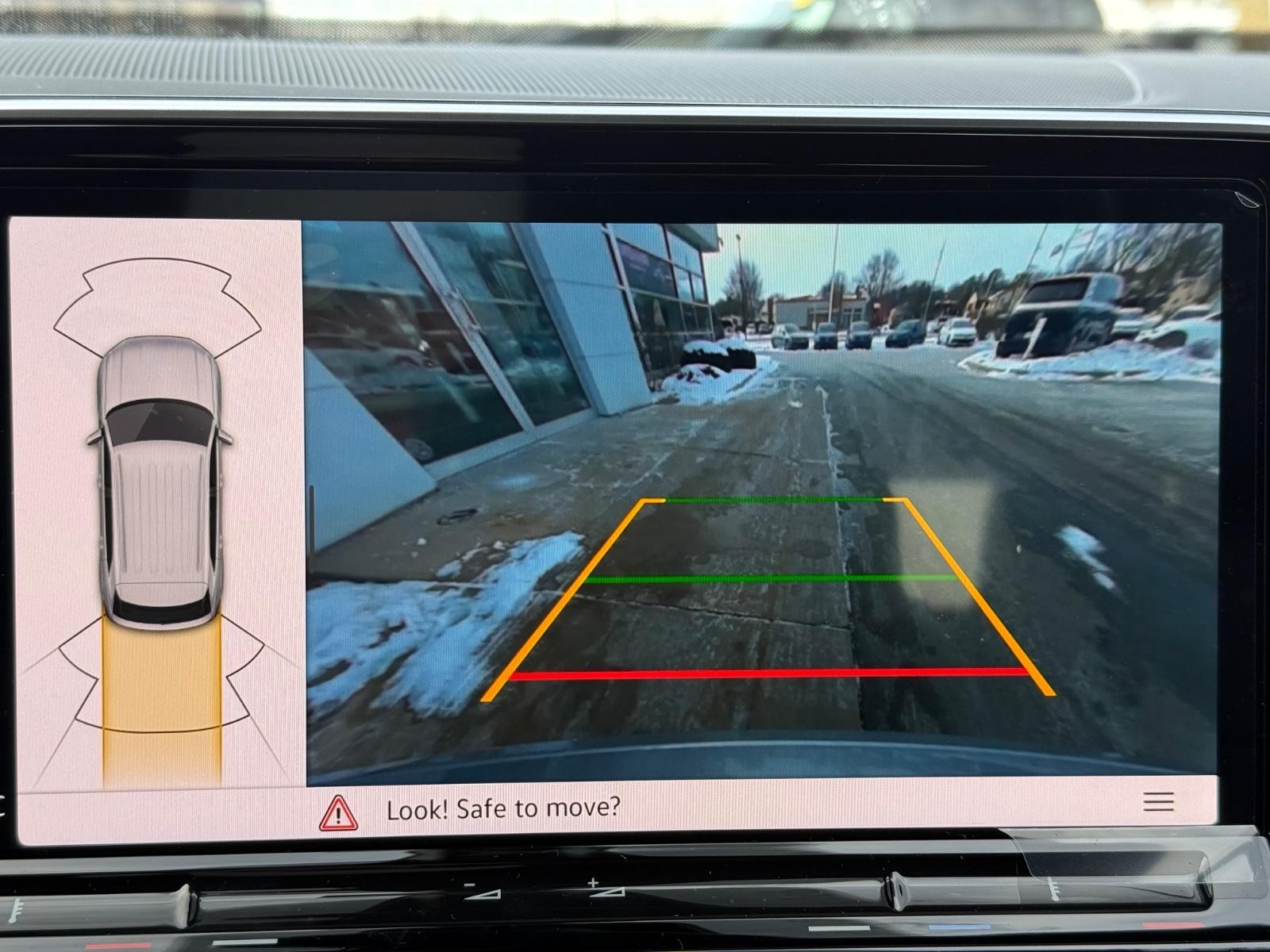 Volkswagen Atlas Cross Sport Vehicle Image 13