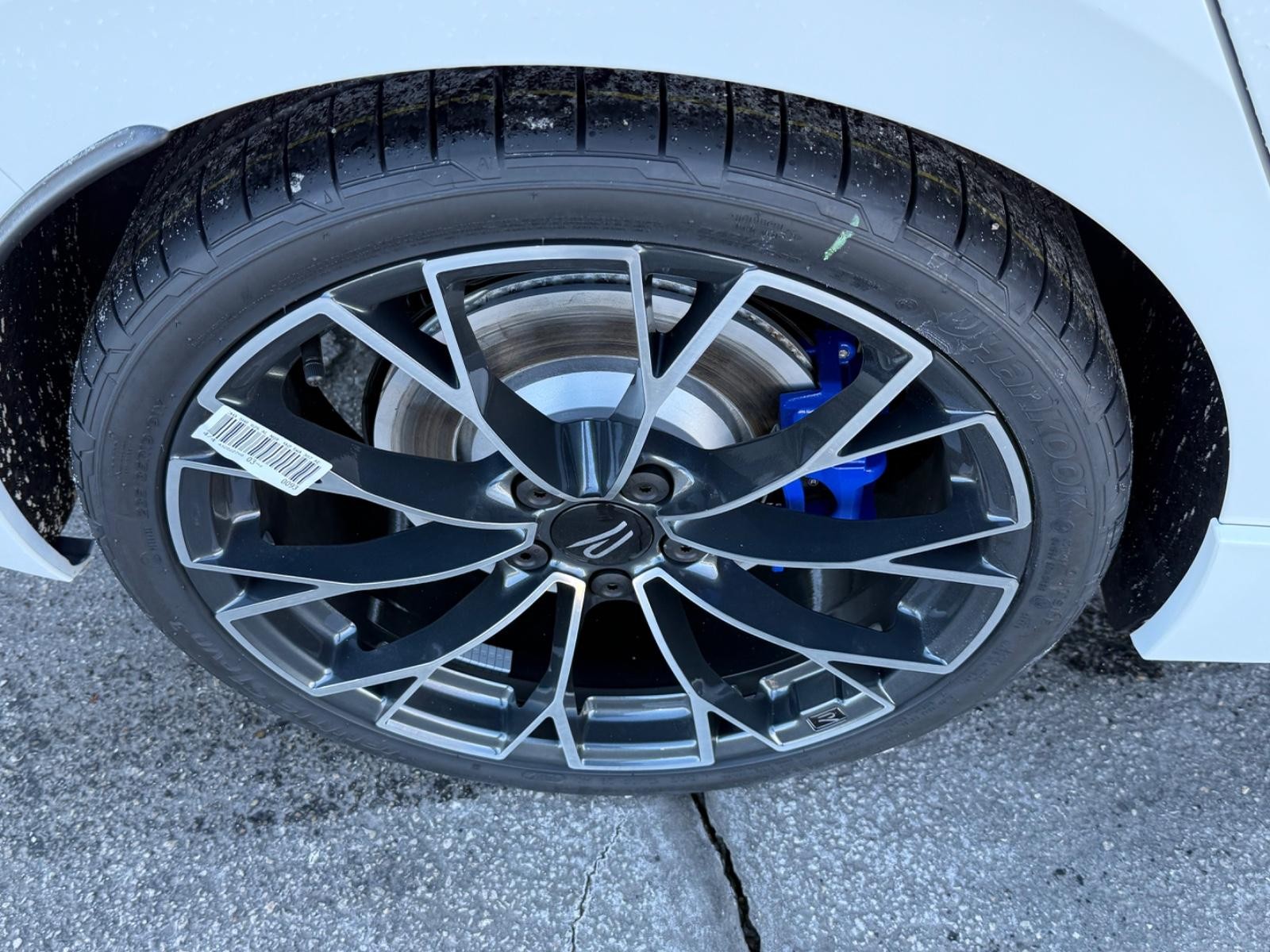 Volkswagen Golf R Vehicle Image 04