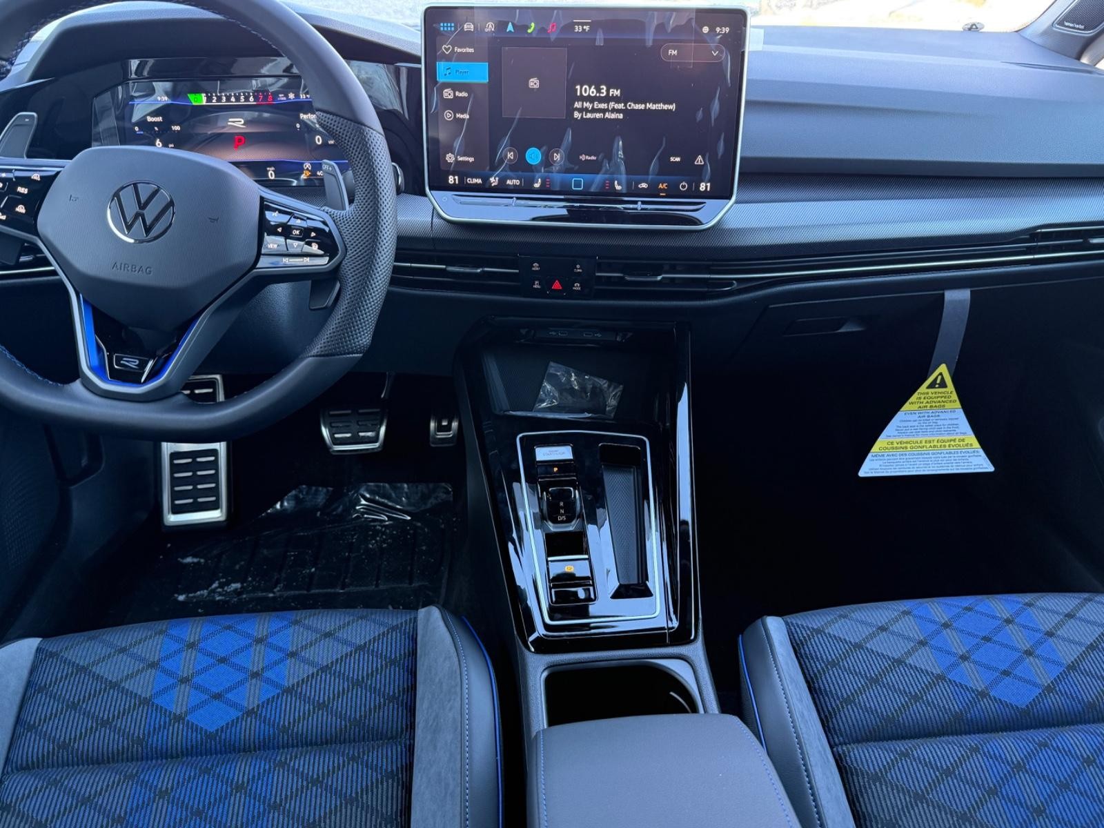 Volkswagen Golf R Vehicle Image 06