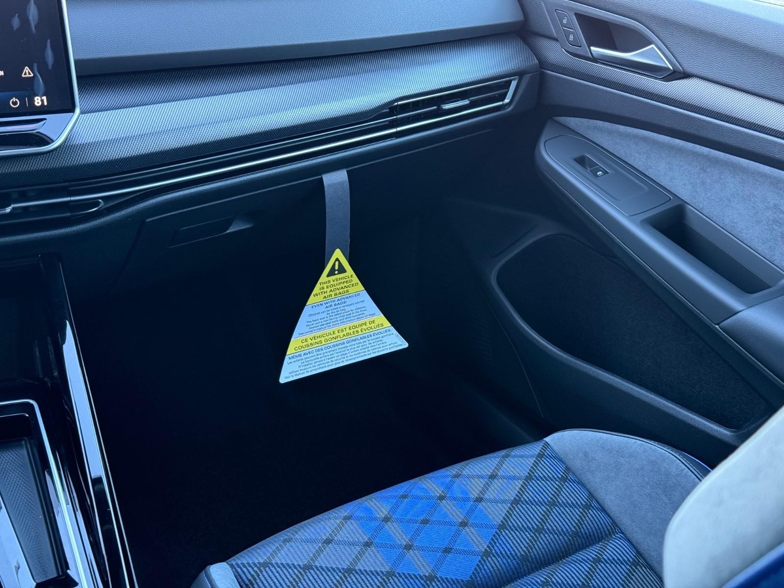 Volkswagen Golf R Vehicle Image 11