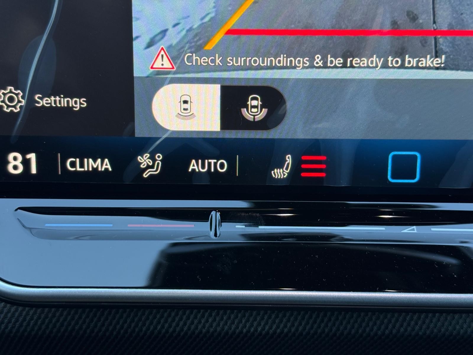 Volkswagen Golf R Vehicle Image 15