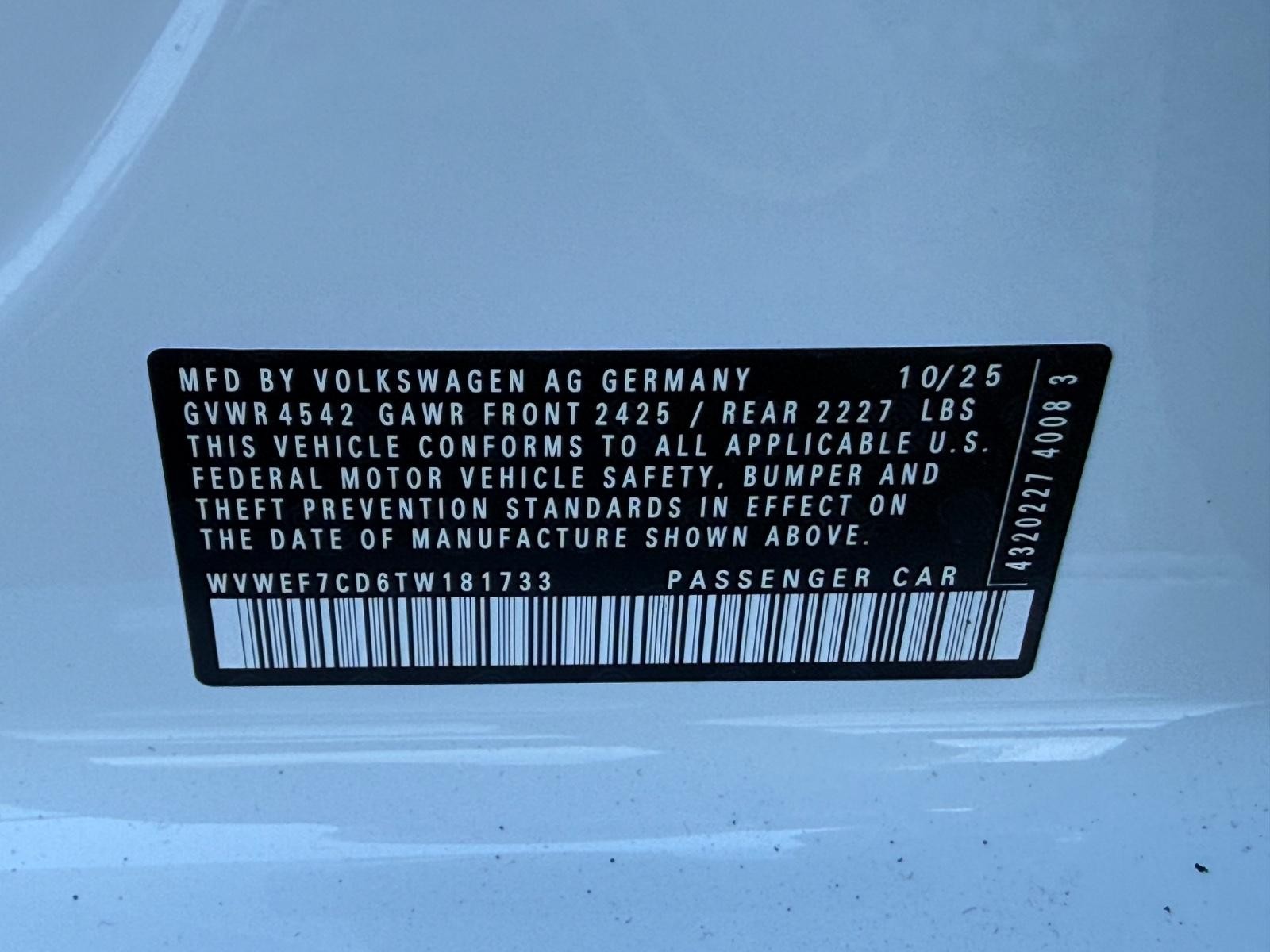 Volkswagen Golf R Vehicle Image 18