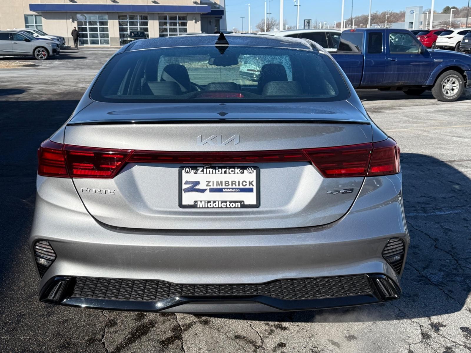 Kia Forte Vehicle Image 04