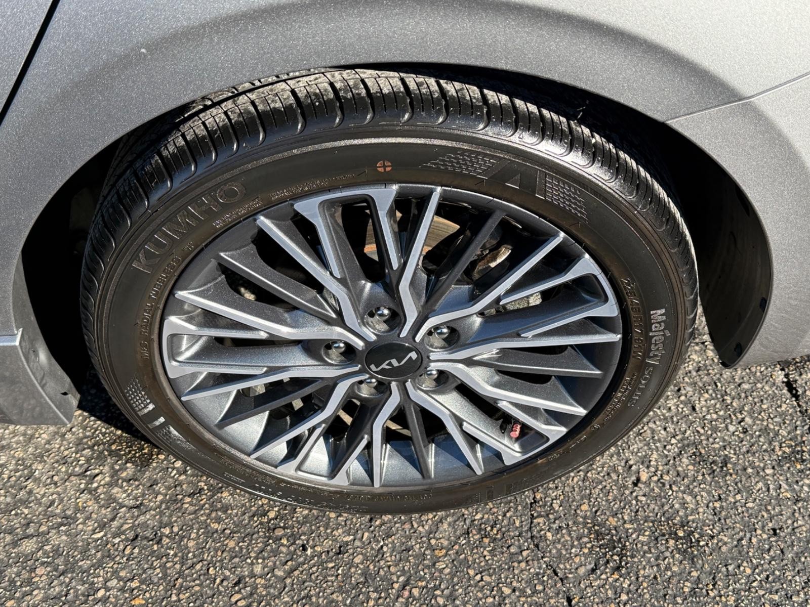 Kia Forte Vehicle Image 07