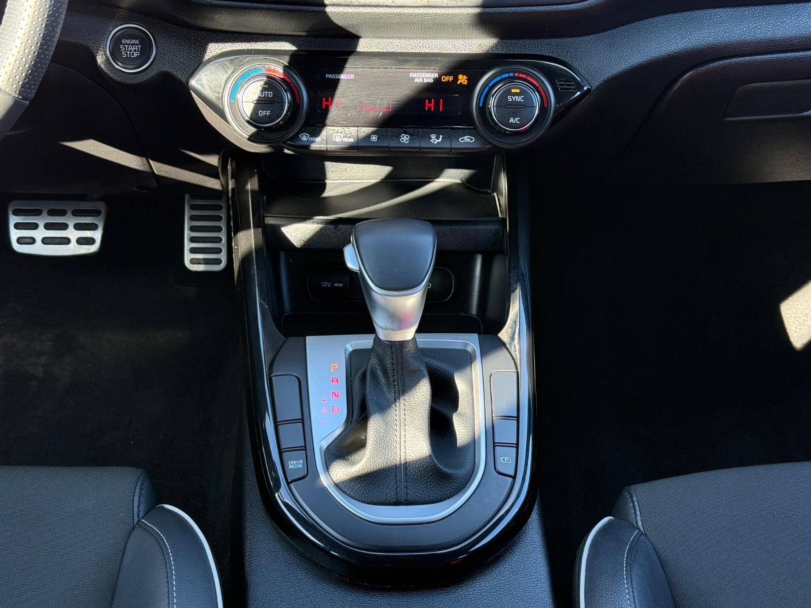 Kia Forte Vehicle Image 14