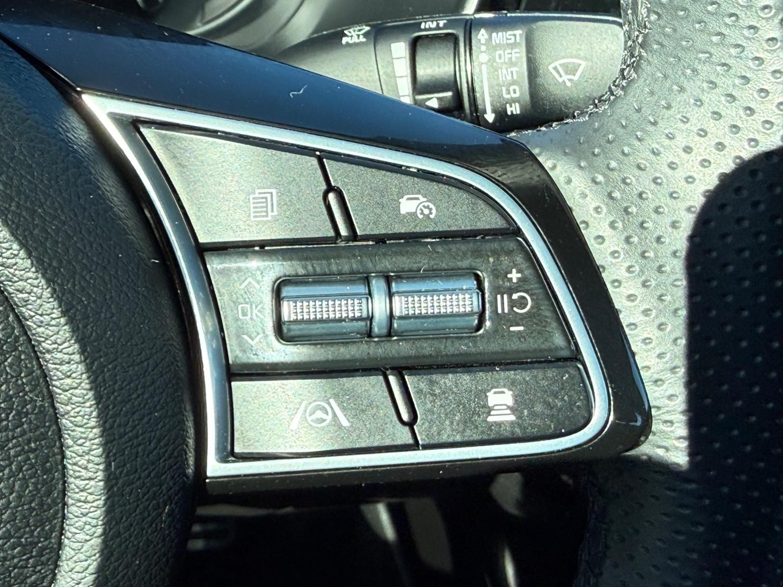 Kia Forte Vehicle Image 18