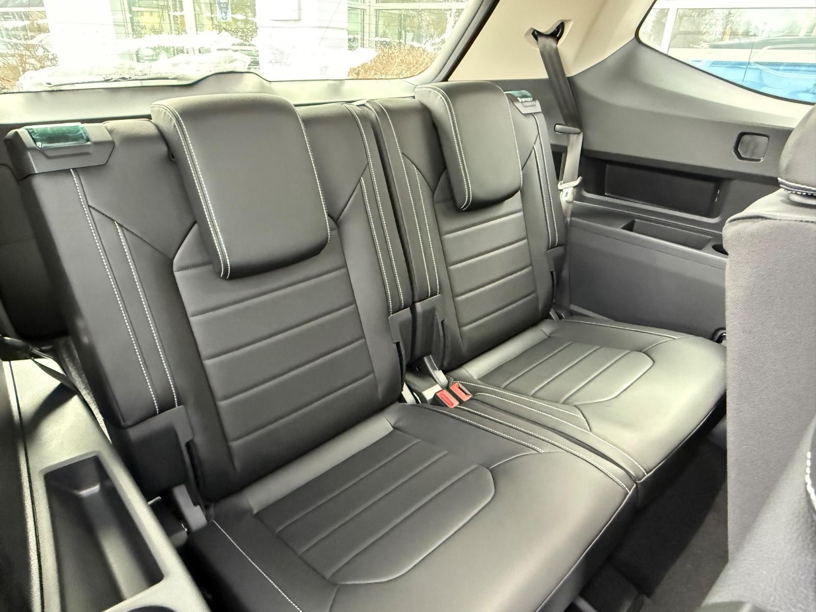 Volkswagen Atlas Vehicle Image 05