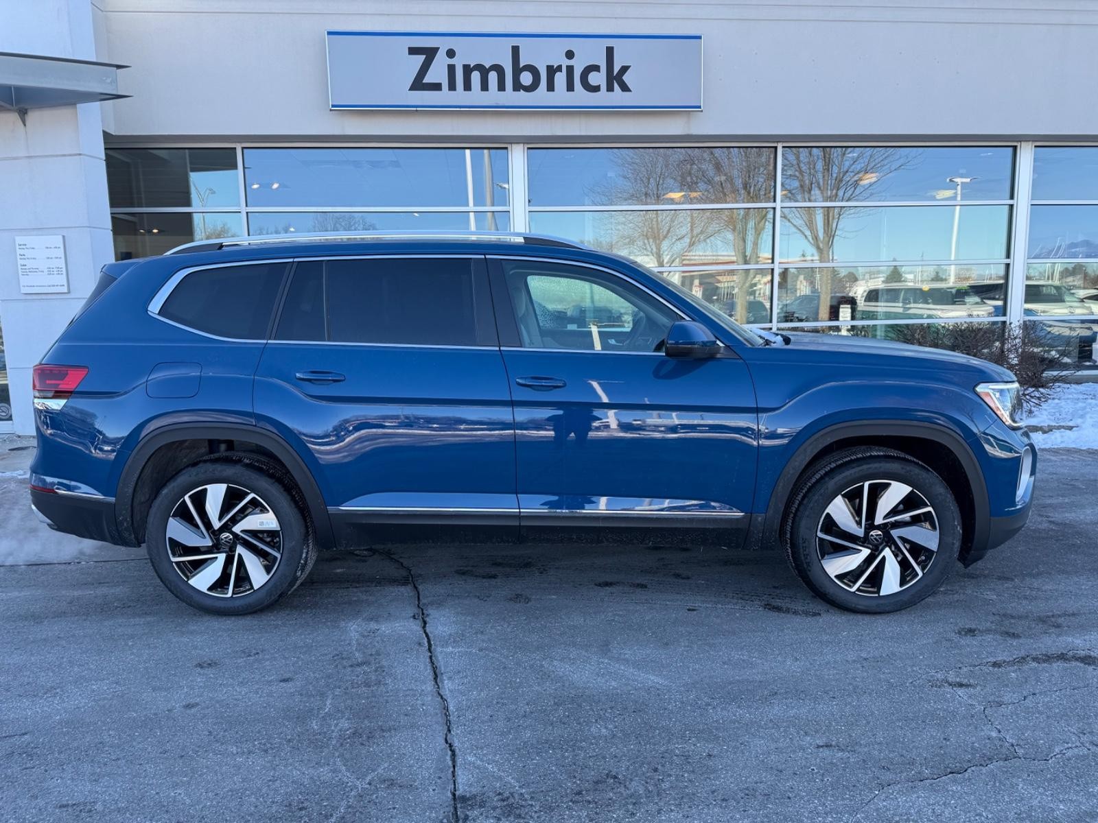 Volkswagen Atlas Vehicle Image 02