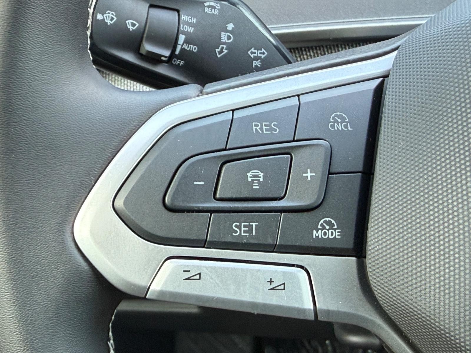 Volkswagen Tiguan Vehicle Image 10