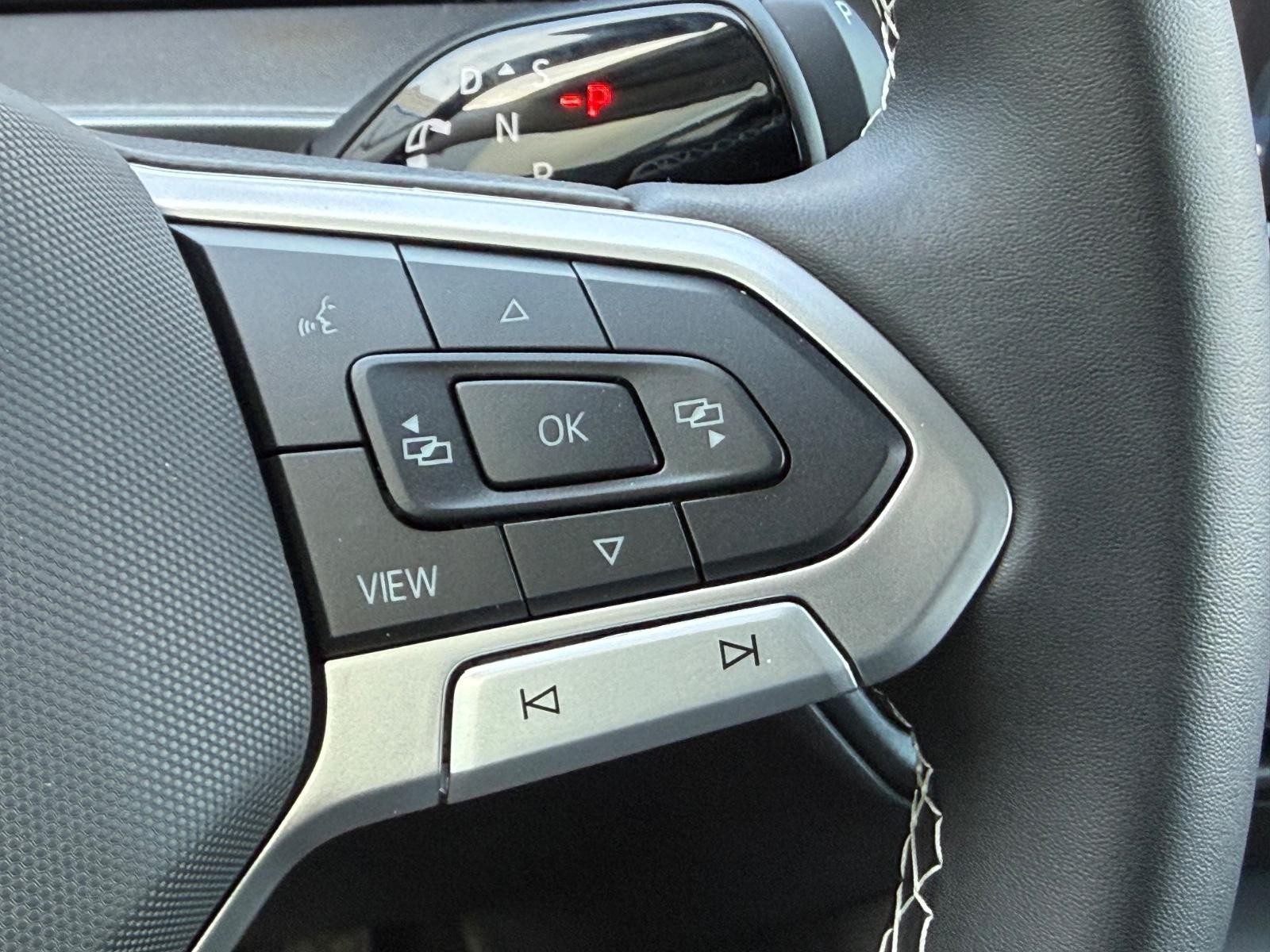 Volkswagen Tiguan Vehicle Image 11