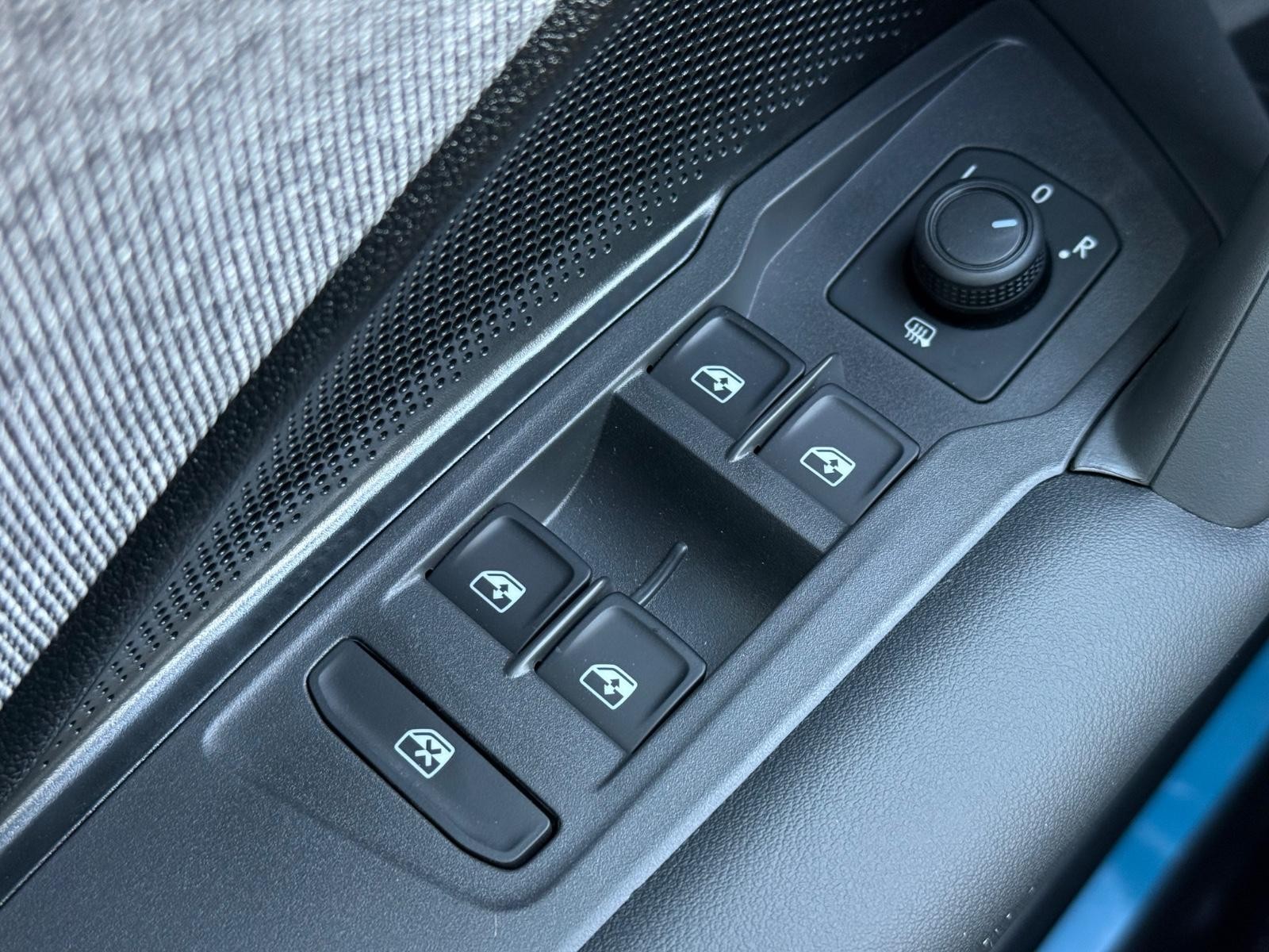 Volkswagen Tiguan Vehicle Image 15