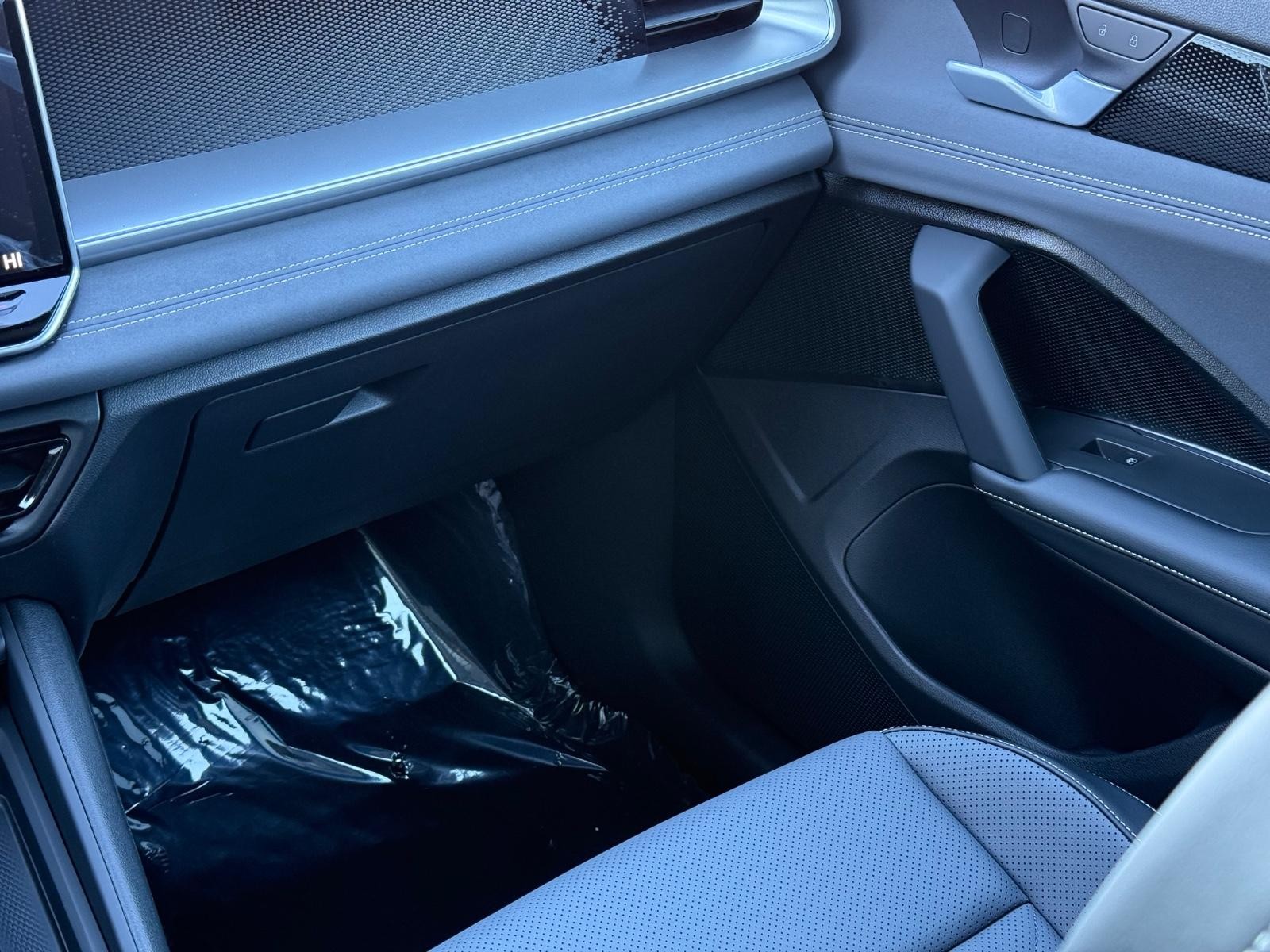 Volkswagen Tiguan Vehicle Image 09