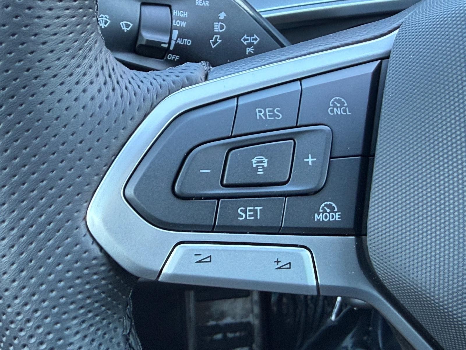 Volkswagen Tiguan Vehicle Image 10