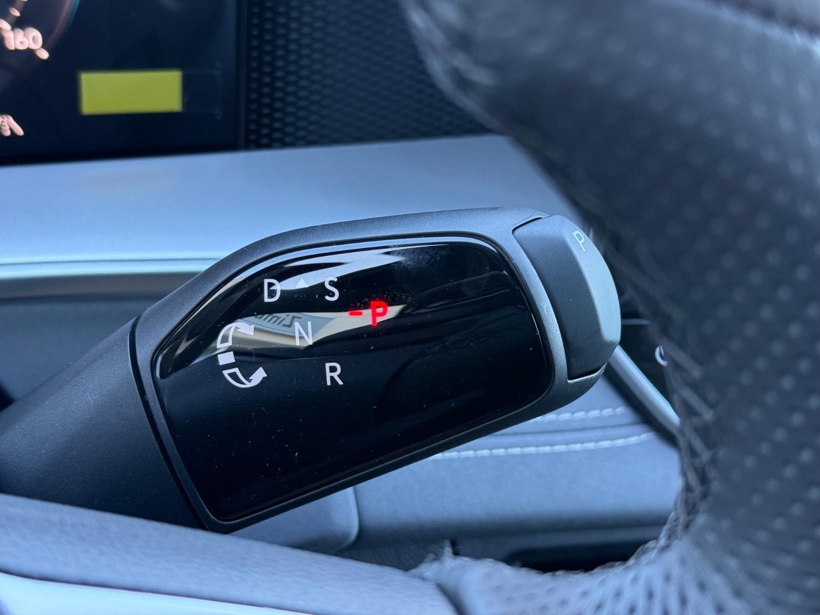 Volkswagen Tiguan Vehicle Image 12