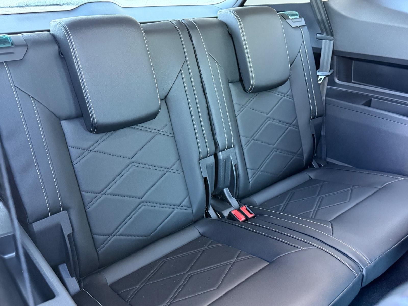 Volkswagen Atlas Vehicle Image 05