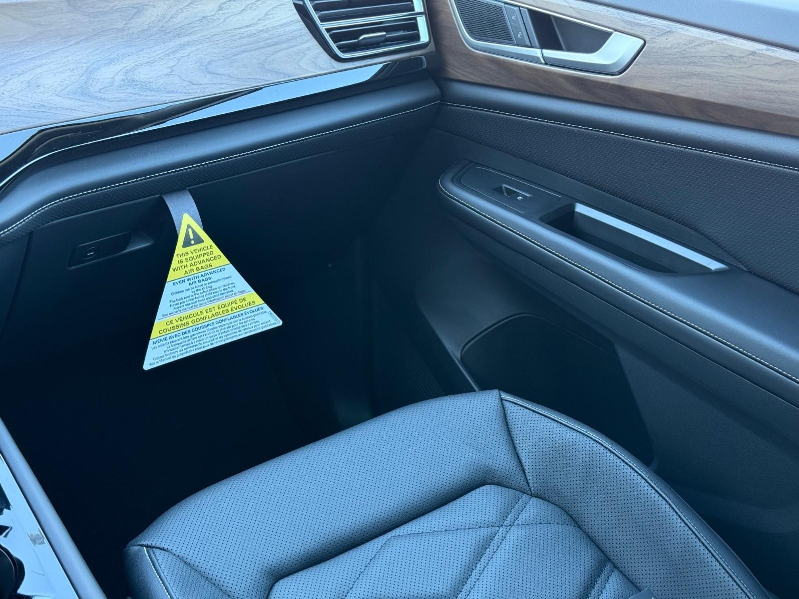 Volkswagen Atlas Vehicle Image 11