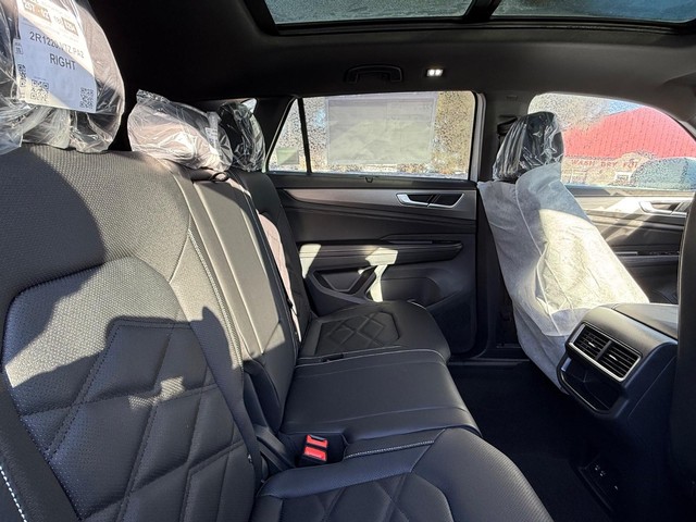 Volkswagen Atlas Cross Sport Vehicle Image 04