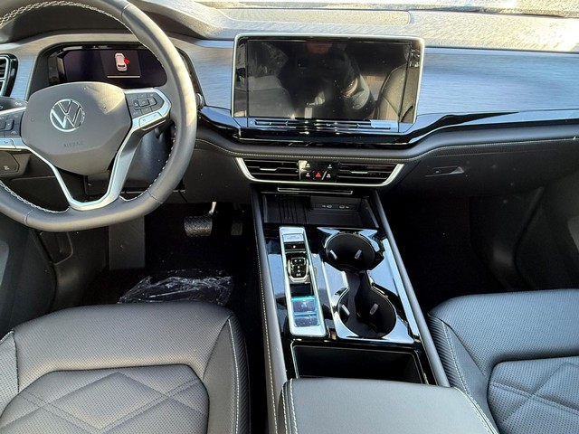 Volkswagen Atlas Cross Sport Vehicle Image 05