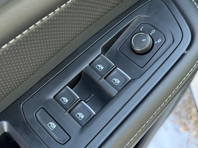 Volkswagen Atlas Cross Sport Vehicle Image 13