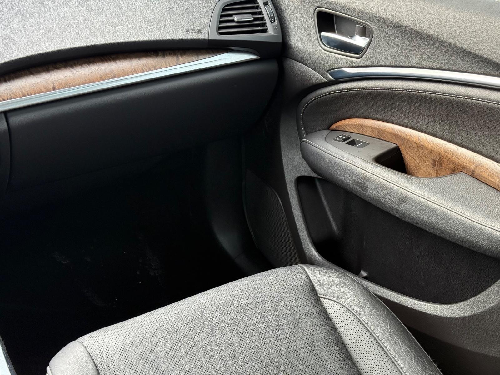 Acura MDX Vehicle Image 15