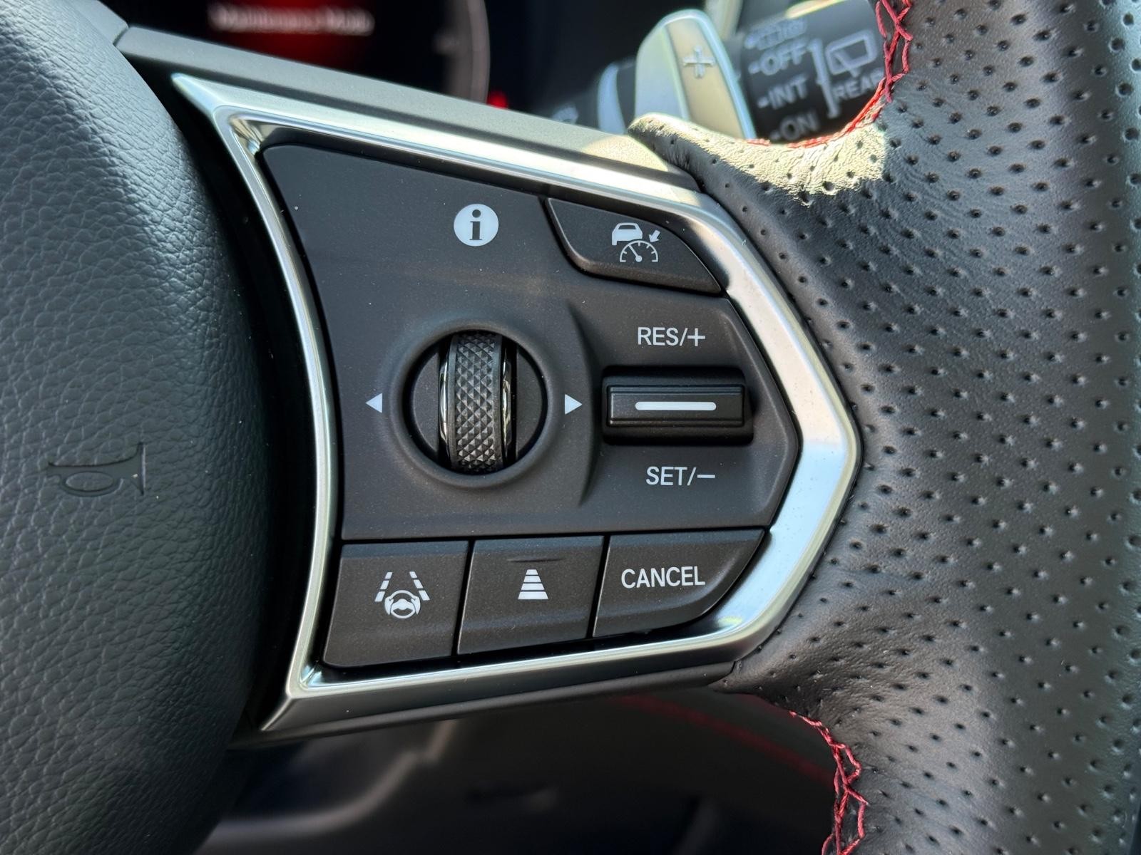 Acura MDX Vehicle Image 12