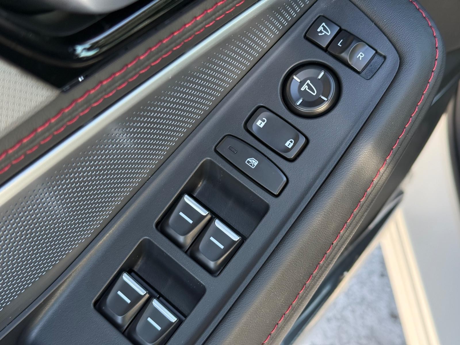 Acura MDX Vehicle Image 15