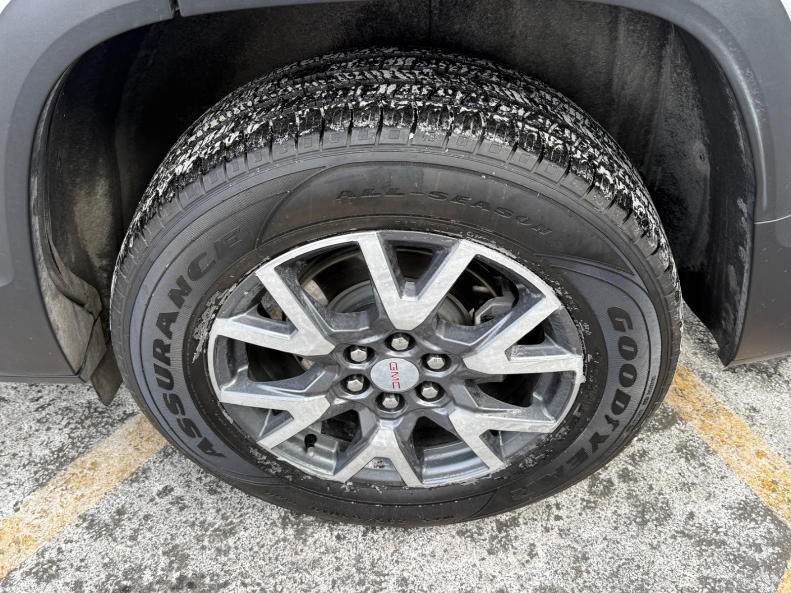 GMC Acadia Vehicle Image 06