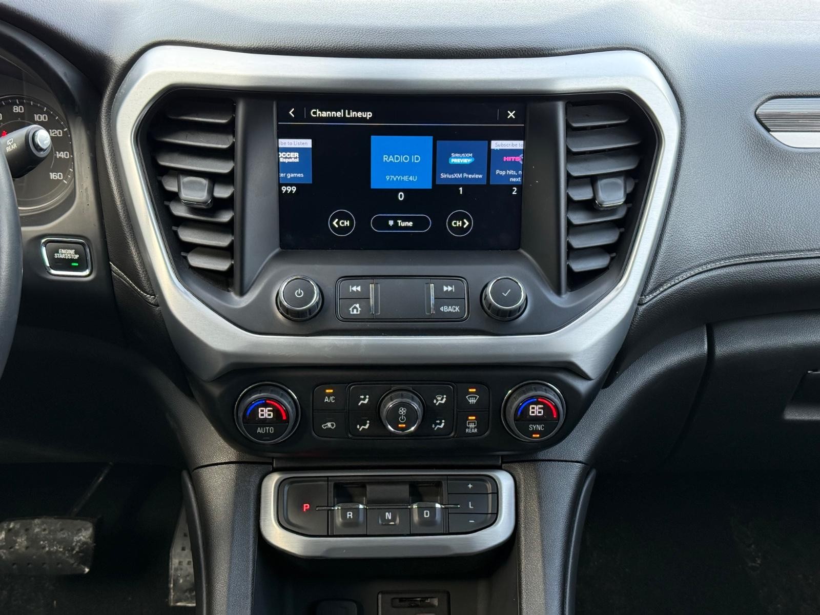 GMC Acadia Vehicle Image 11