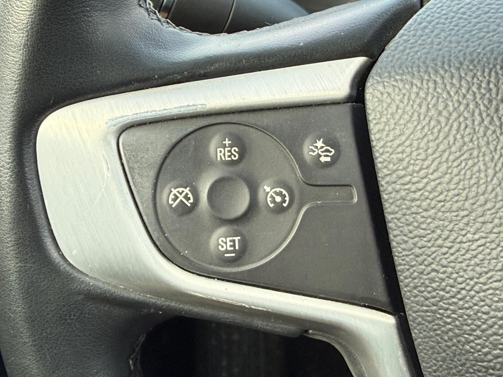 GMC Acadia Vehicle Image 15