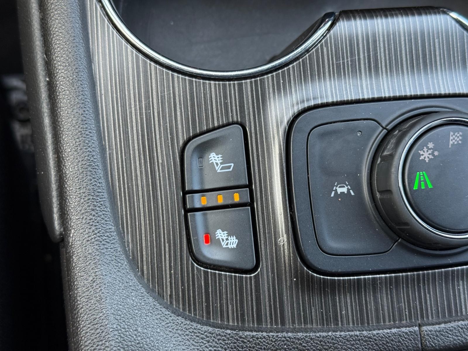 GMC Acadia Vehicle Image 19