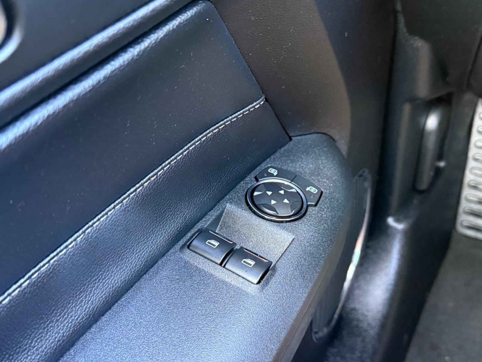 Ford Mustang Vehicle Image 20