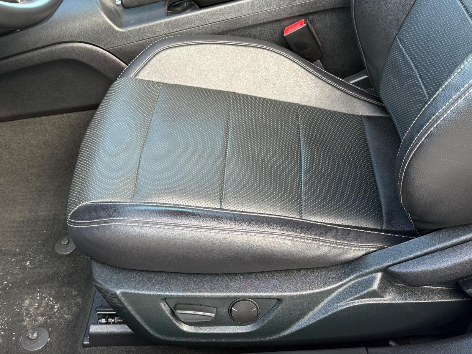 Ford Mustang Vehicle Image 21