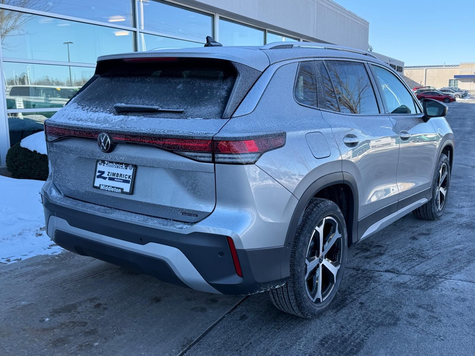 Volkswagen Tiguan Vehicle Image 03