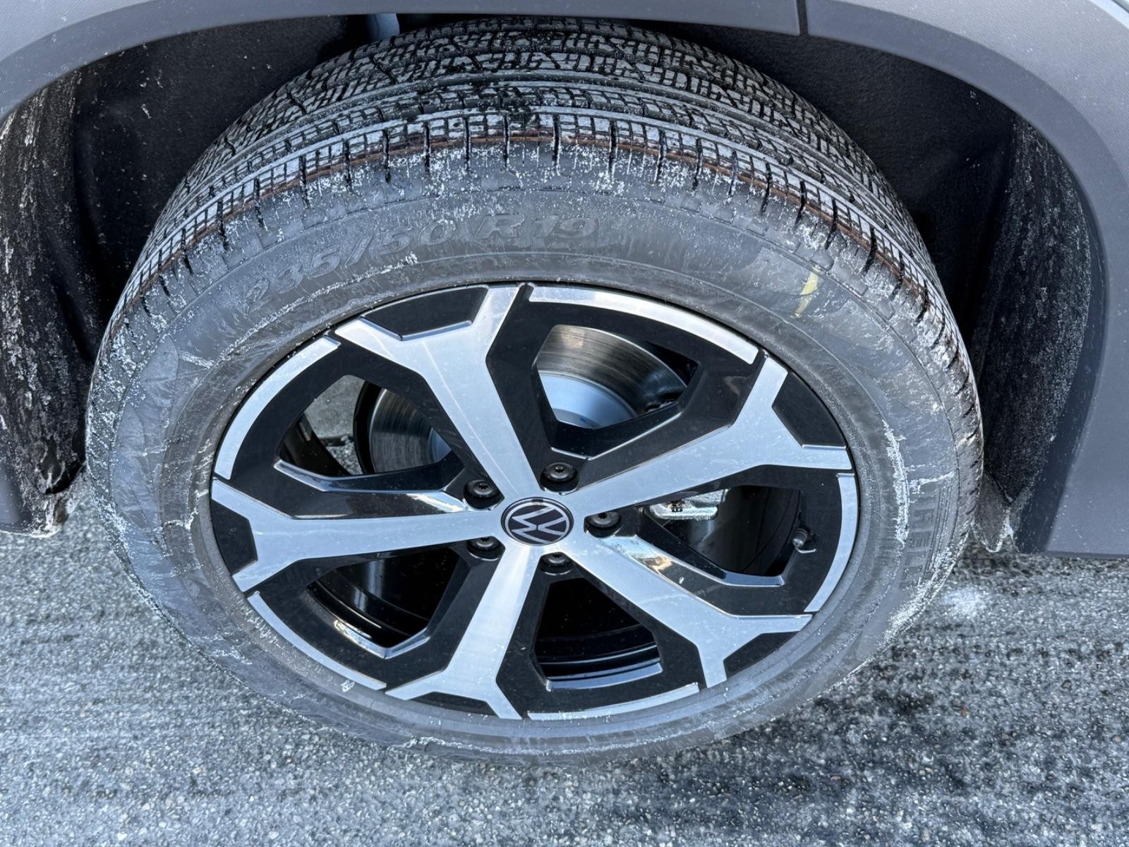 Volkswagen Tiguan Vehicle Image 04