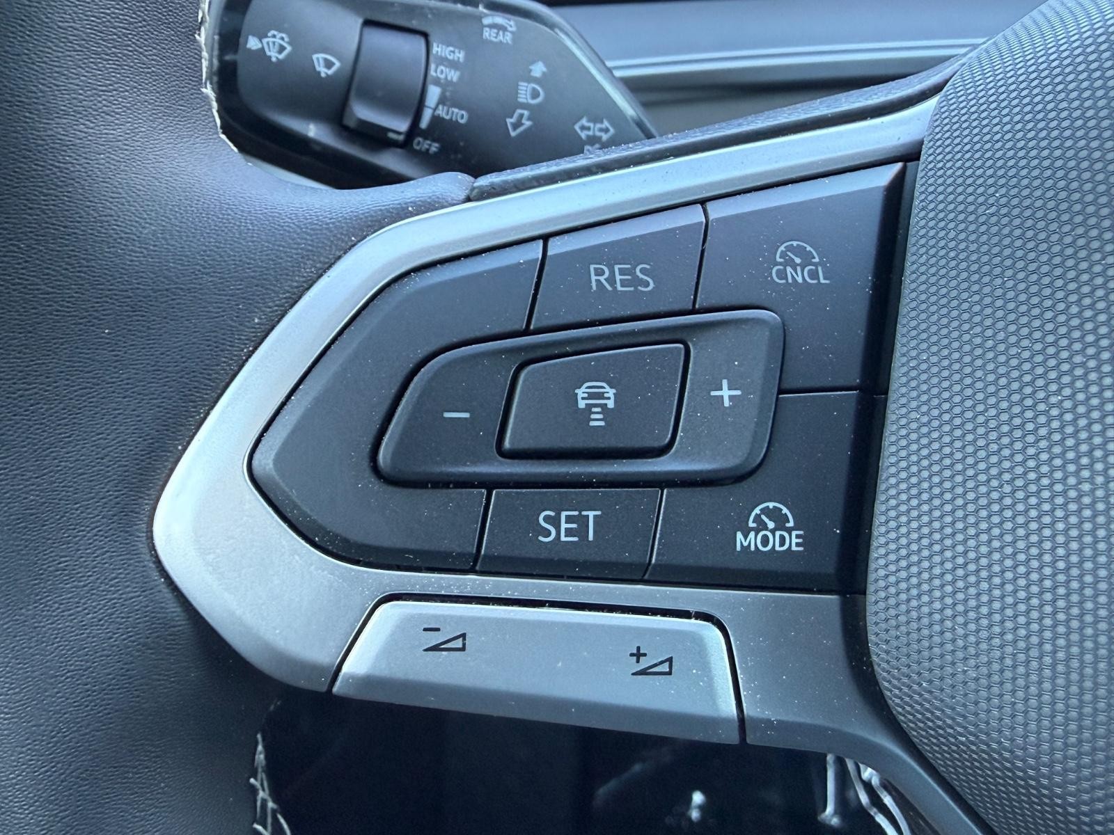 Volkswagen Tiguan Vehicle Image 10